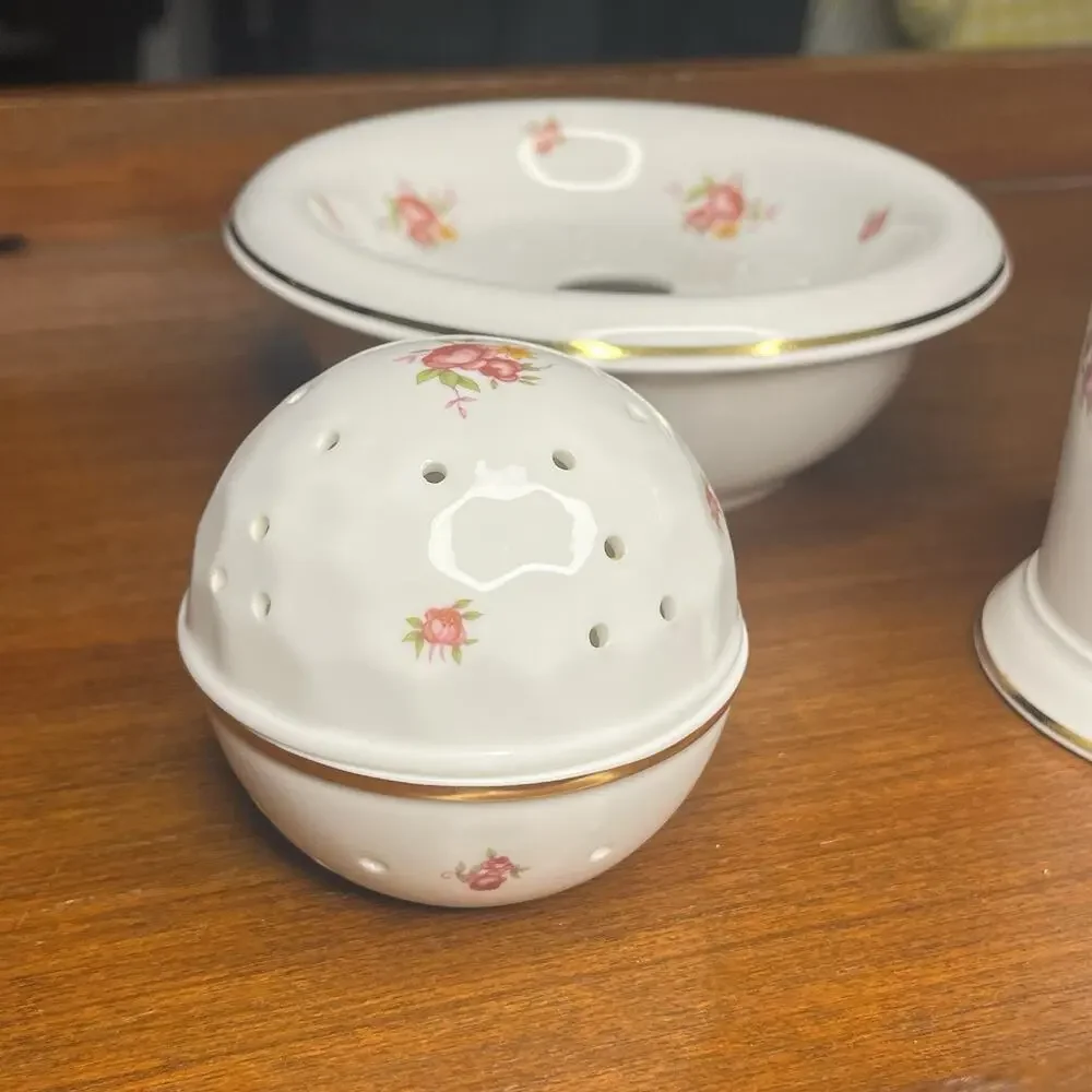 Laura Ashley Parfums Fine Bone China 3 Piece Bathroom Set Soap Dish Jar Floral